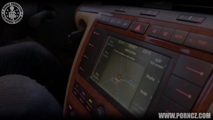 Трахает шалаву