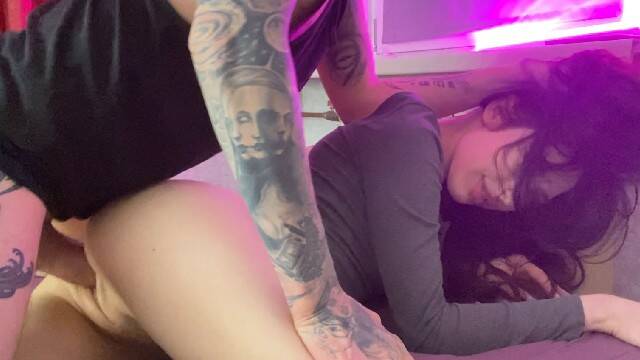 Отымел красивую девушку в купальнике и обкончал