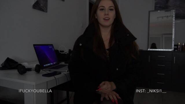 Пригласил подругу на Рождество для траха с отсосом